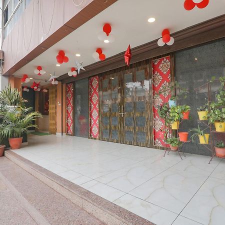 Fabhotel Swarn Banquet Kakarmatha Bagian luar foto