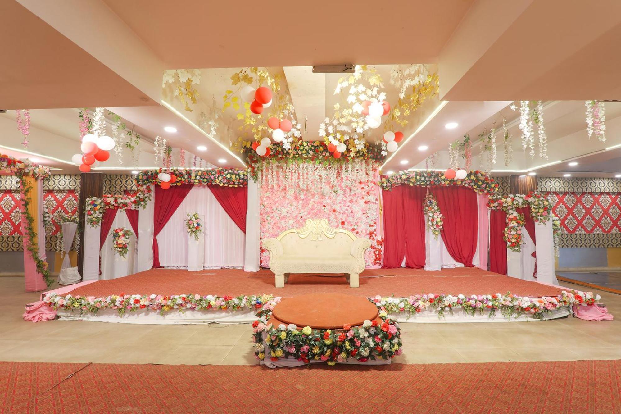 Fabhotel Swarn Banquet Kakarmatha Bagian luar foto